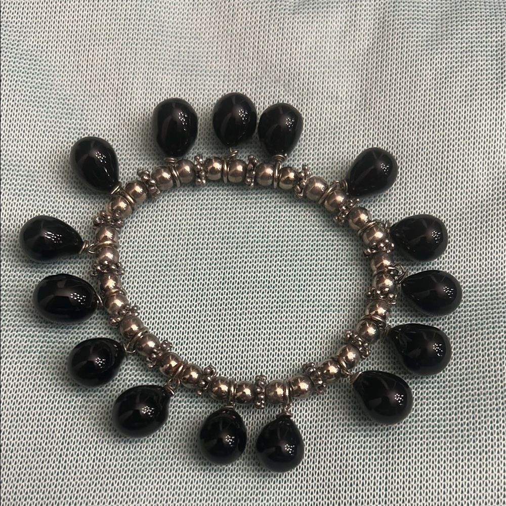 Black and Silver Teardrop Beaded Bracelet